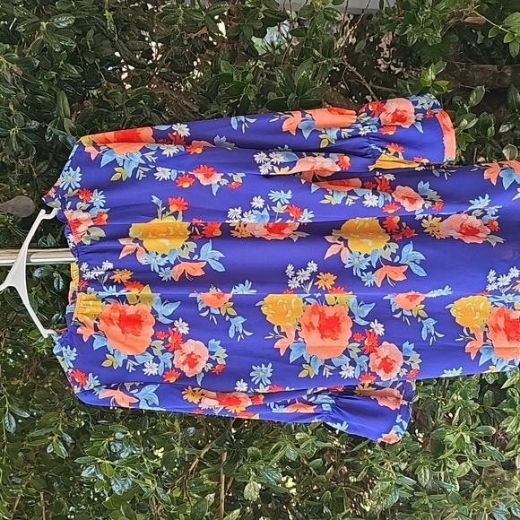 The Pioneer Woman NWT Sz Medium Black and Pink Floral Blouses - Picture 12 of 13